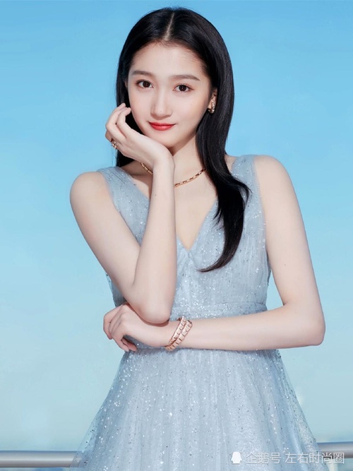  关晓彤 